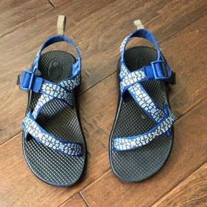 Size 2 kids chacos blue